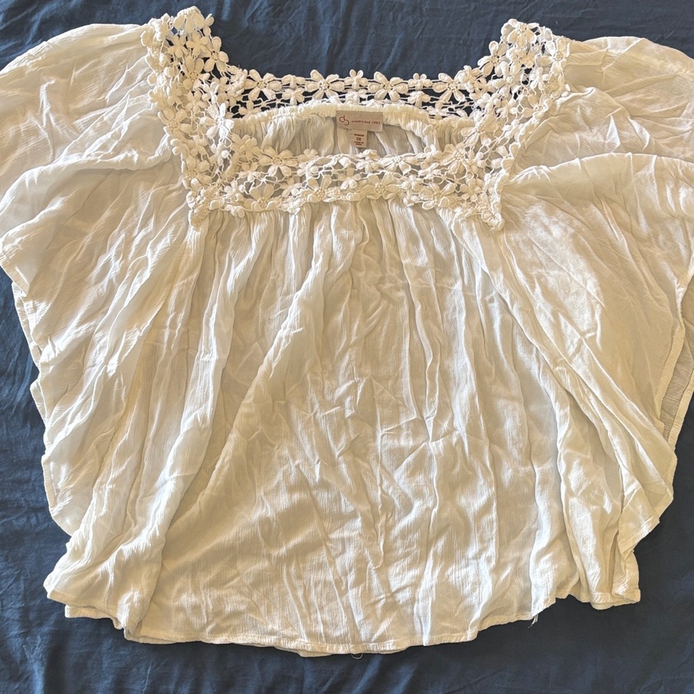 Elegant White Lace Women's Blouse